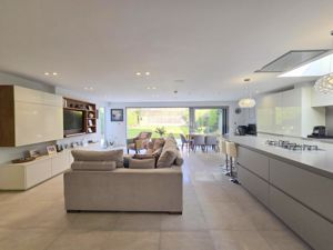 Photo 29- click for photo gallery